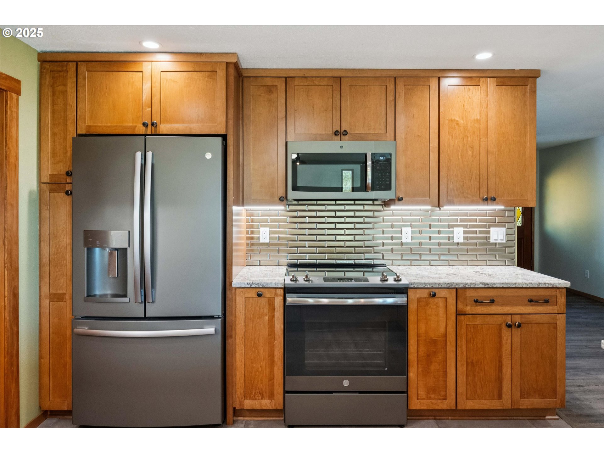61004 Gensman Road St. Helens, OR 97051 - Photo 11 of 43 Kitchen