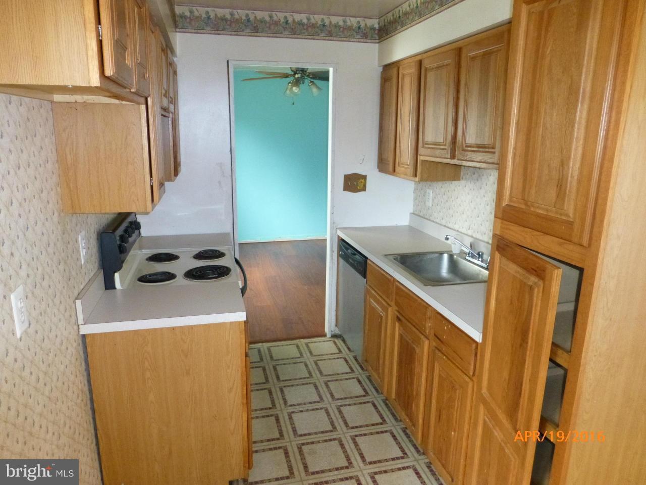 7726 Notley Road Pasadena, MD 21122 - Photo 5 of 18 Kitchen