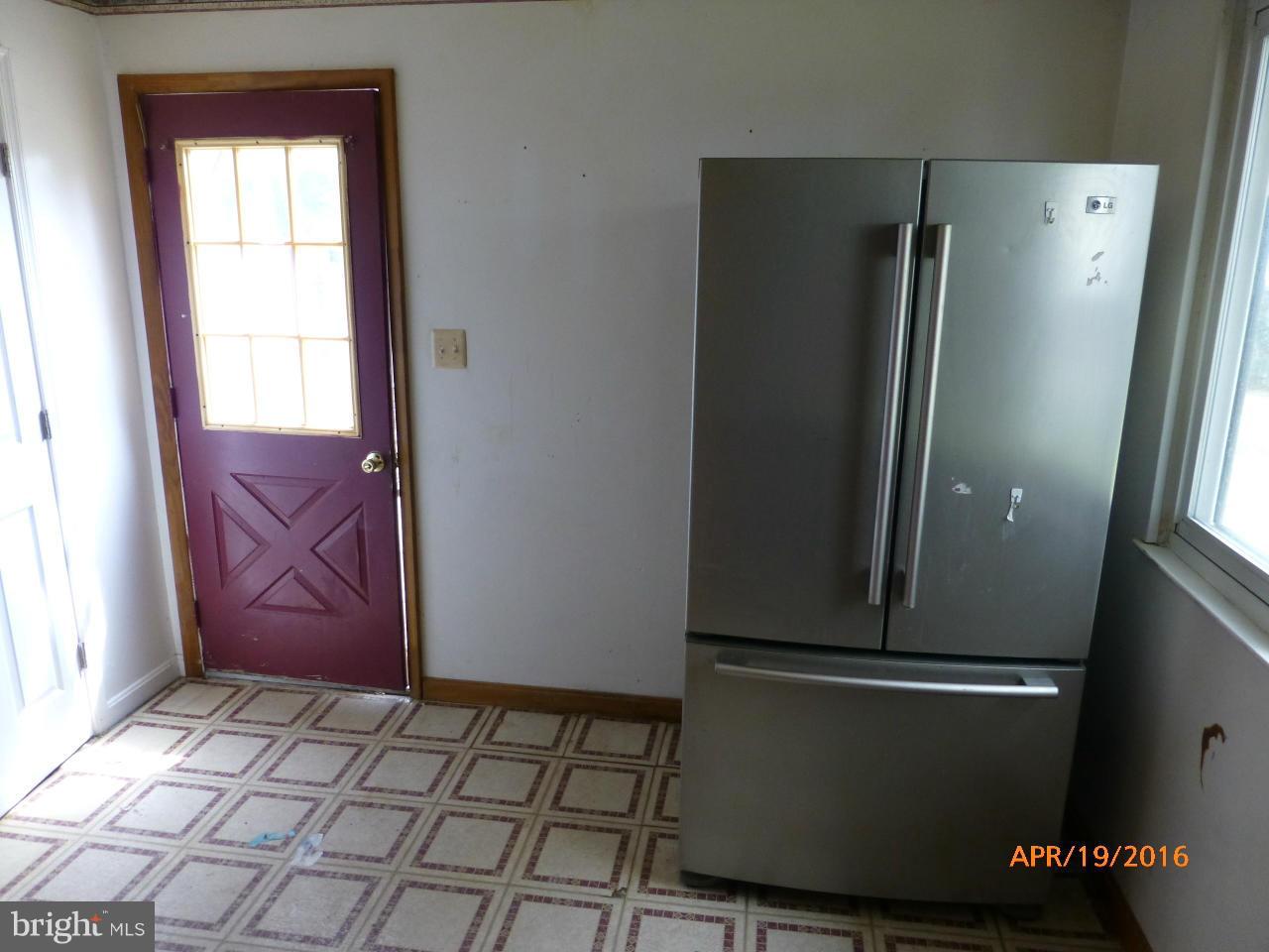 7726 Notley Road Pasadena, MD 21122 - Photo 7 of 18 Kitchen