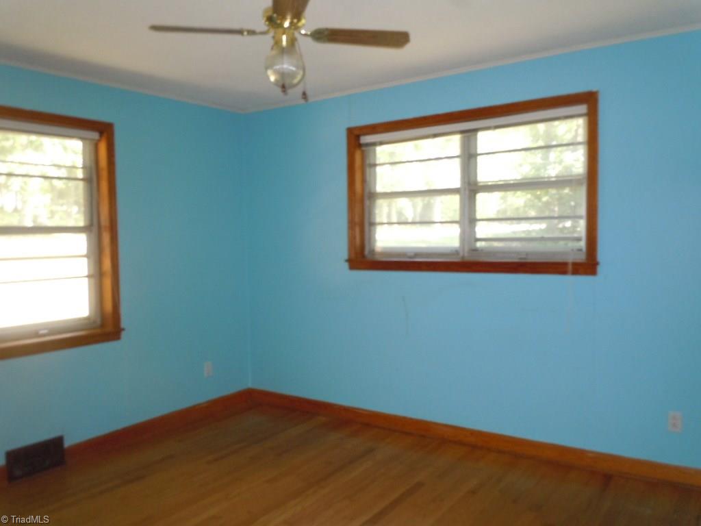 158 Old Fisher Ferry Road Thomasville, NC 27360 - Photo 5 of 13