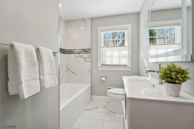 $2,899,000 | 5 Farley Road, Short Hills, NJ 07078