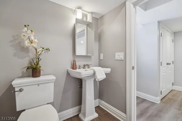 $2,899,000 | 5 Farley Road, Short Hills, NJ 07078