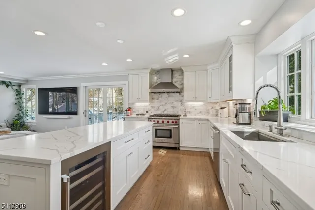 $2,899,000 | 5 Farley Road, Short Hills, NJ 07078