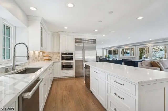 $2,899,000 | 5 Farley Road, Short Hills, NJ 07078