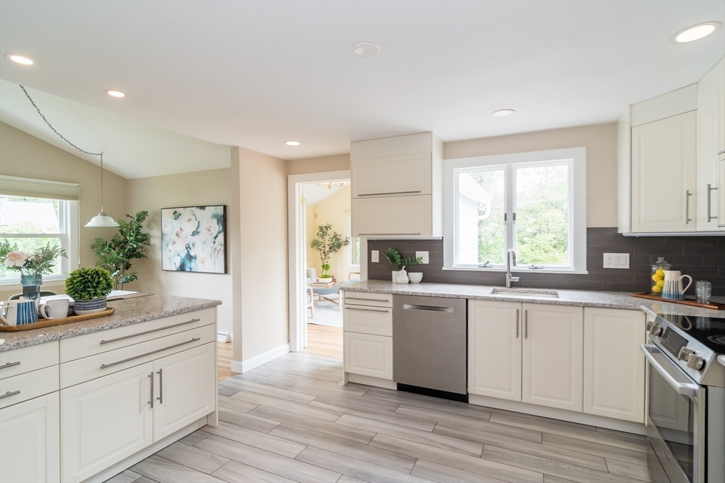 34 Brooks Road Wayland, MA 01778 - Photo 7 of 16 Gallery Image 7