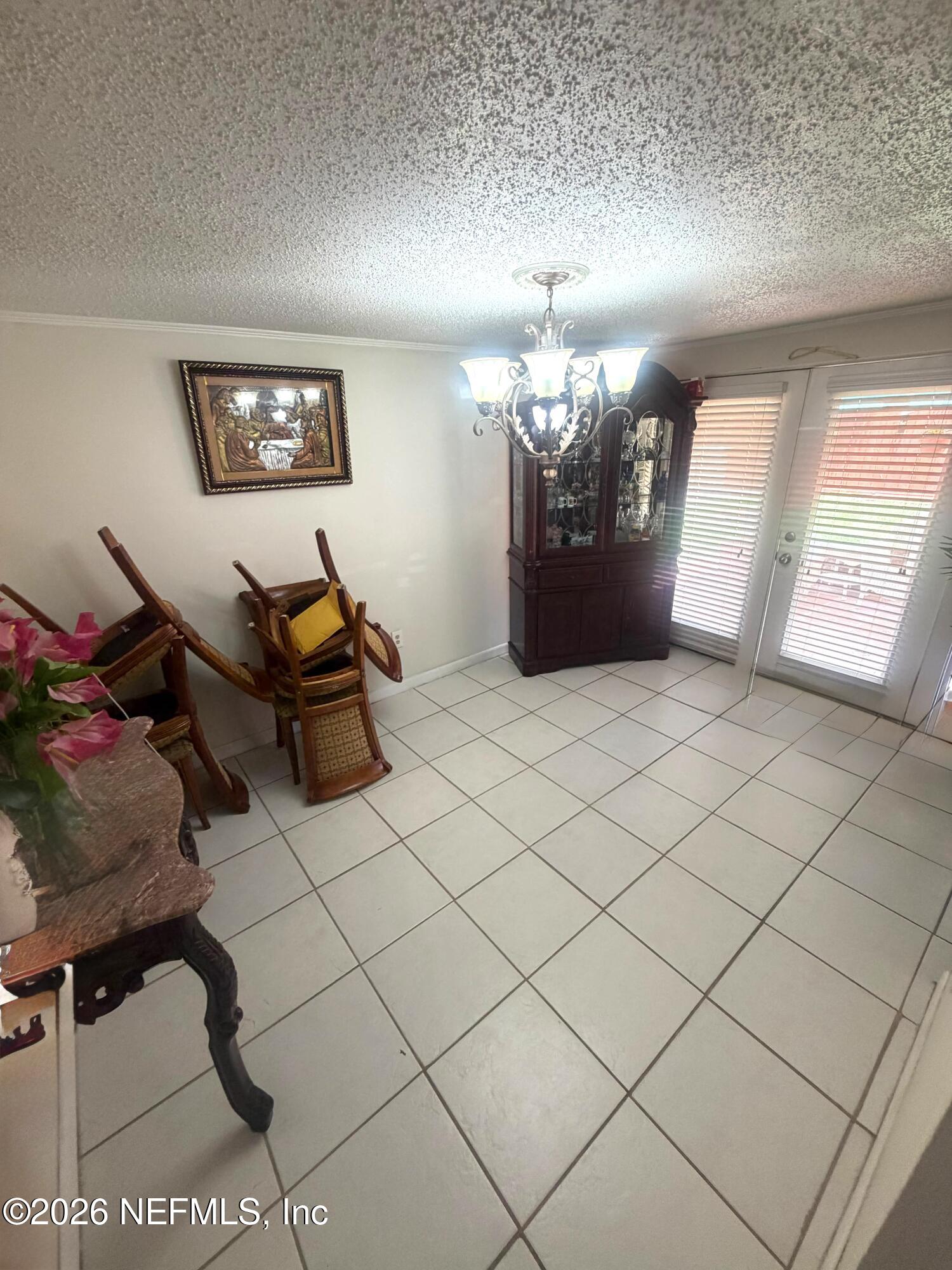 4127 Springwood Road Jacksonville, FL 32207 - Photo 34 of 63 a view of a room with gym equipment