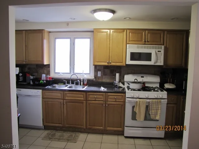 $2,800 | 298 Luddington Avenue, Unit 2, Clifton, NJ 07011