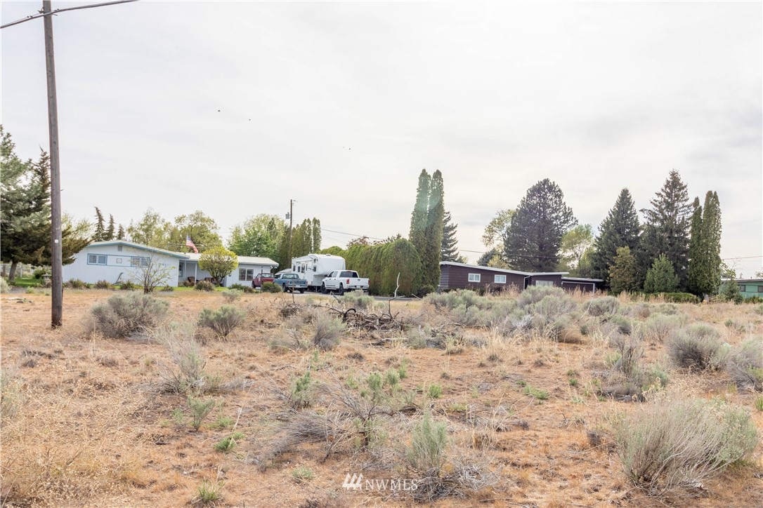 538 Fairchild Loop Moses Lake, WA 98837 - Photo 5 of 8