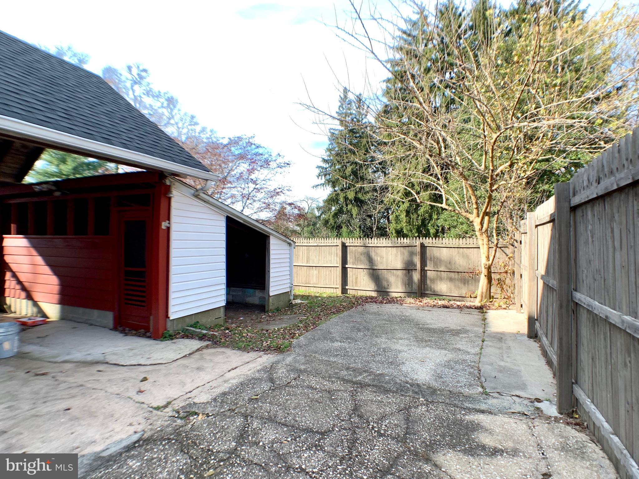 604 Riverside Road Baltimore, MD 21221 - Photo 3 of 38
