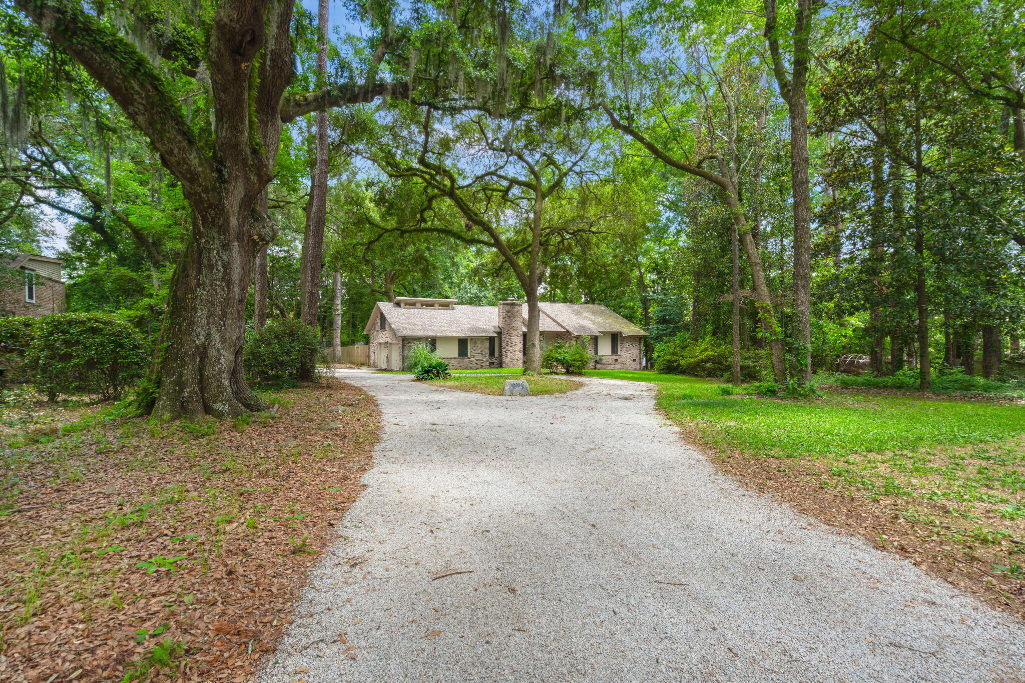 127 Newington Road Summerville, SC 29485 - Photo 5 of 39 5