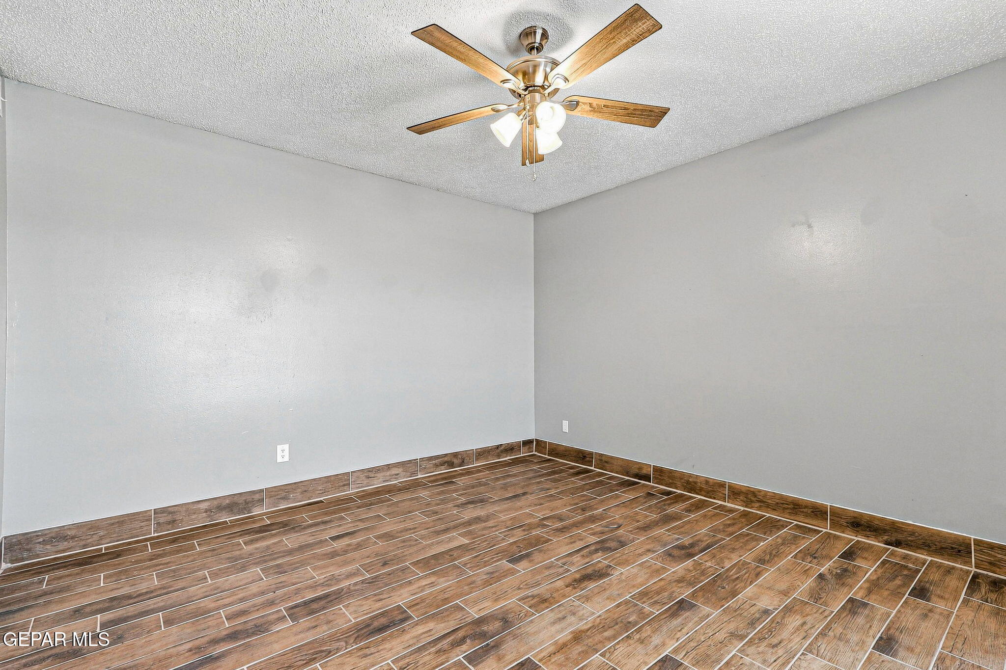 10301 Darin Road El Paso, TX 79925 - Photo 6 of 38 4-web-or-mls-IMG_7698