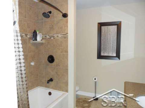 9633 Barnes Road Birch Run, MI 48415 - Photo 6 of 32 20346415-5.JPG