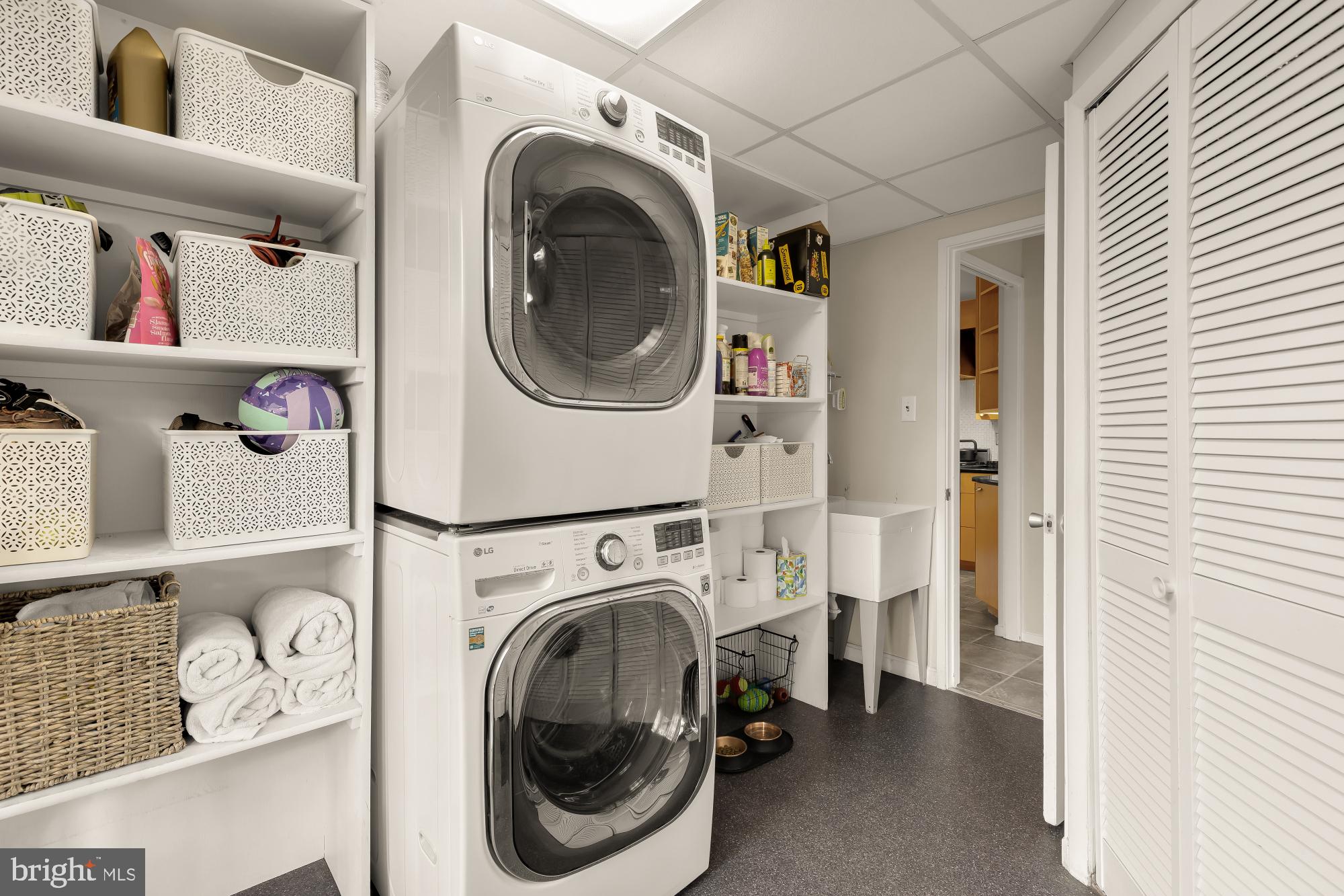 5420 Mohican Road Bethesda, MD 20816 - Photo 56 of 71 a utility room with dryer and washer
