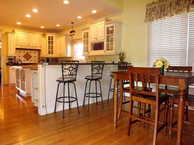 2165 Rollingdale Road Lexington, KY 40513 - Photo 21 of 59 SNACK BAR AND BREAKFAST AREA
