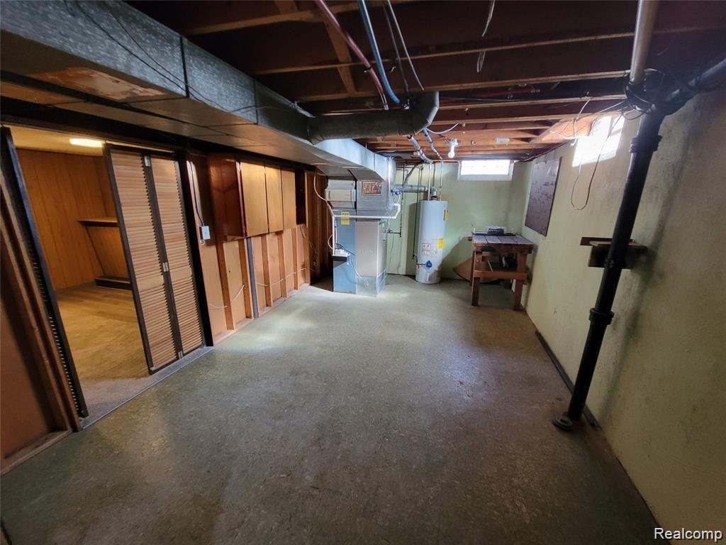 26694 Hoover Road Warren, MI 48089 - Photo 6 of 21 20220412_095526.jpg