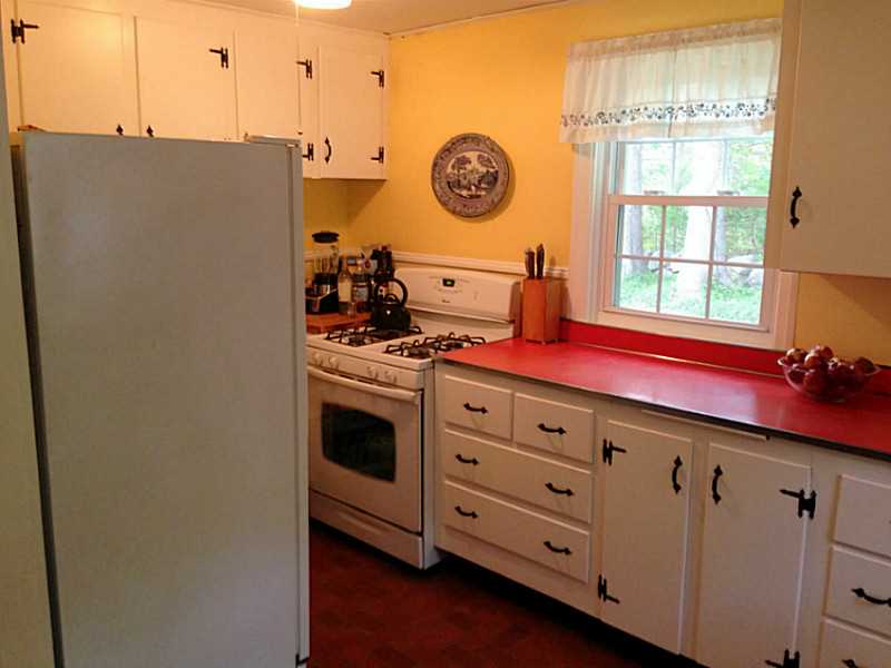 311 Arcadia Road Richmond, RI 02832 - Photo 9 of 25 Kitchen.