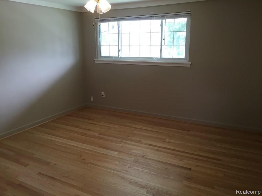 9725 Middlebelt Road Livonia, MI 48150 - Photo 8 of 21