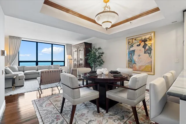 $1,024,500 | 180 East Pearson Street, Unit 4002, Chicago, IL 60611