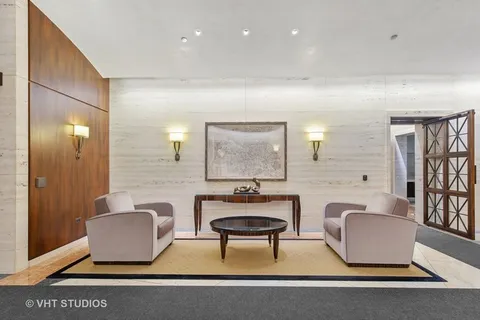 $1,024,500 | 180 East Pearson Street, Unit 4002, Chicago, IL 60611