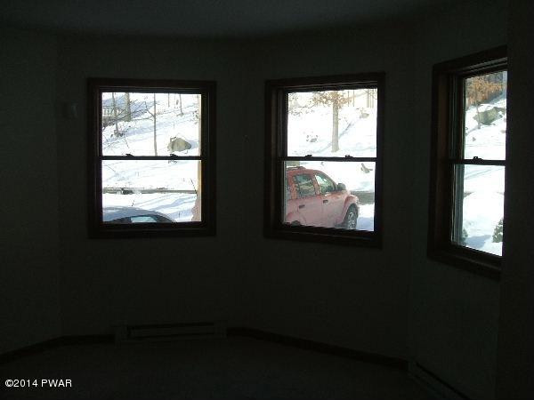 1070 Canterbury Road Bushkill, PA 18324 - Photo 5 of 10
