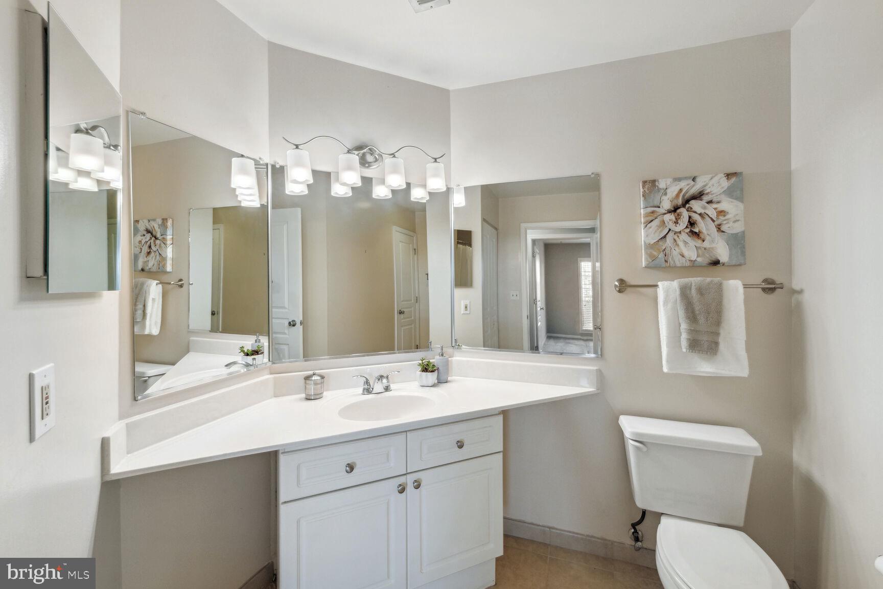 5573 Seminary Road, Unit 413 Falls Church, VA 22041 - Photo 18 of 24 Full bath