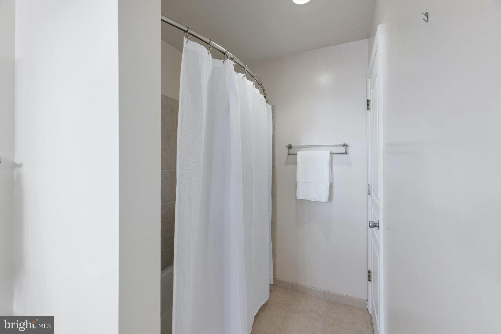 5573 Seminary Road, Unit 413 Falls Church, VA 22041 - Photo 19 of 24 Full bath