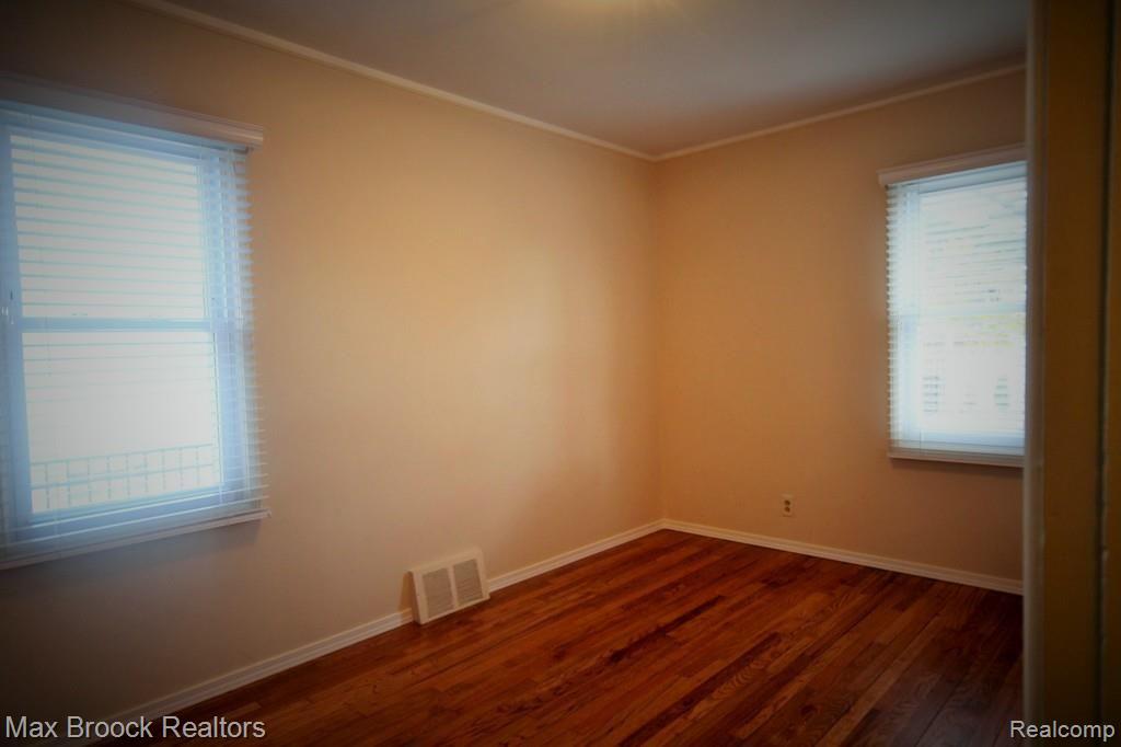 2744 Cumberland Road Berkley, MI 48072 - Photo 18 of 23 19#.jpg