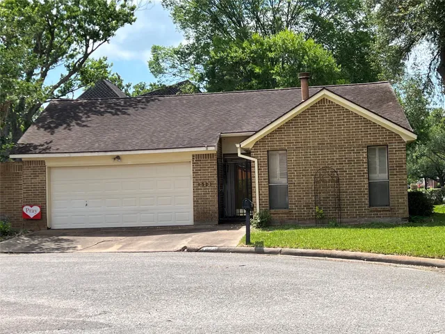 $1,400 | 1521 Crestmont Street, Wharton, TX 77488