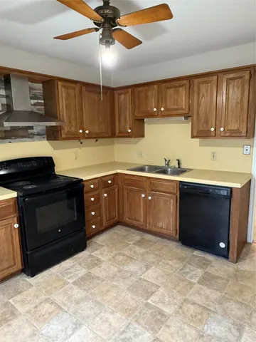 $1,400 | 1521 Crestmont Street, Wharton, TX 77488