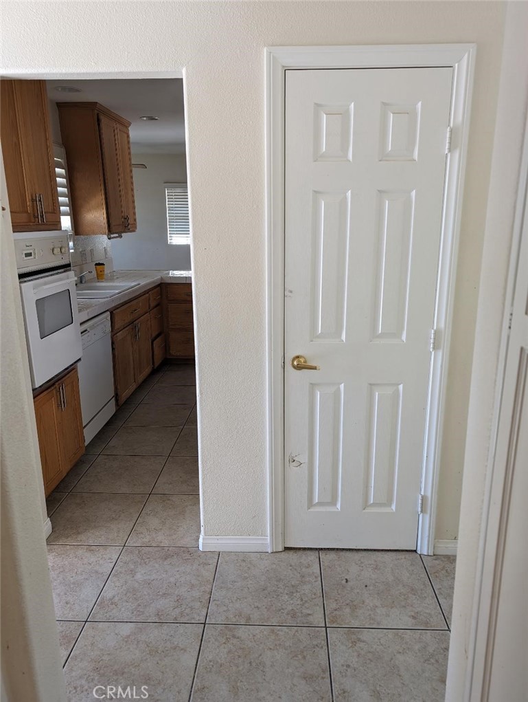 5331 Sunnyside Drive Riverside, CA 92504 - Photo 12 of 25 a view of a utility room with washer and dryer