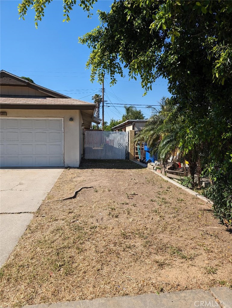 5331 Sunnyside Drive Riverside, CA 92504 - Photo 3 of 25 a view of a backyard of a house