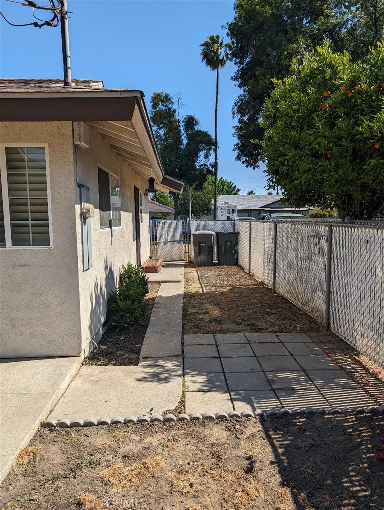 5331 Sunnyside Drive Riverside, CA 92504 - Photo 5 of 25 a front view of a house with garden