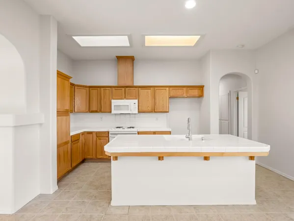 $385,000 | 611 West Venice Lane, Clovis, CA 93619