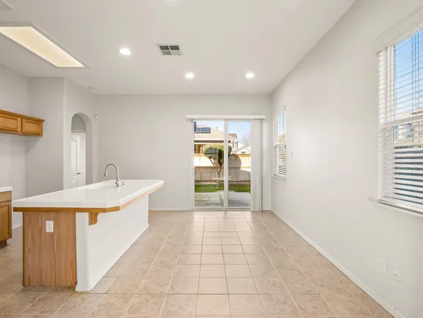 $385,000 | 611 West Venice Lane, Clovis, CA 93619
