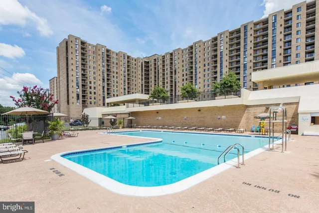 $399,999 | 4500 South Four Mile Run Drive, Unit 220, Arlington, VA 22204