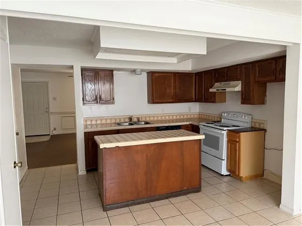 $115,000 | 4107 Lac Saint Pierre Drive, Harvey, LA 70058