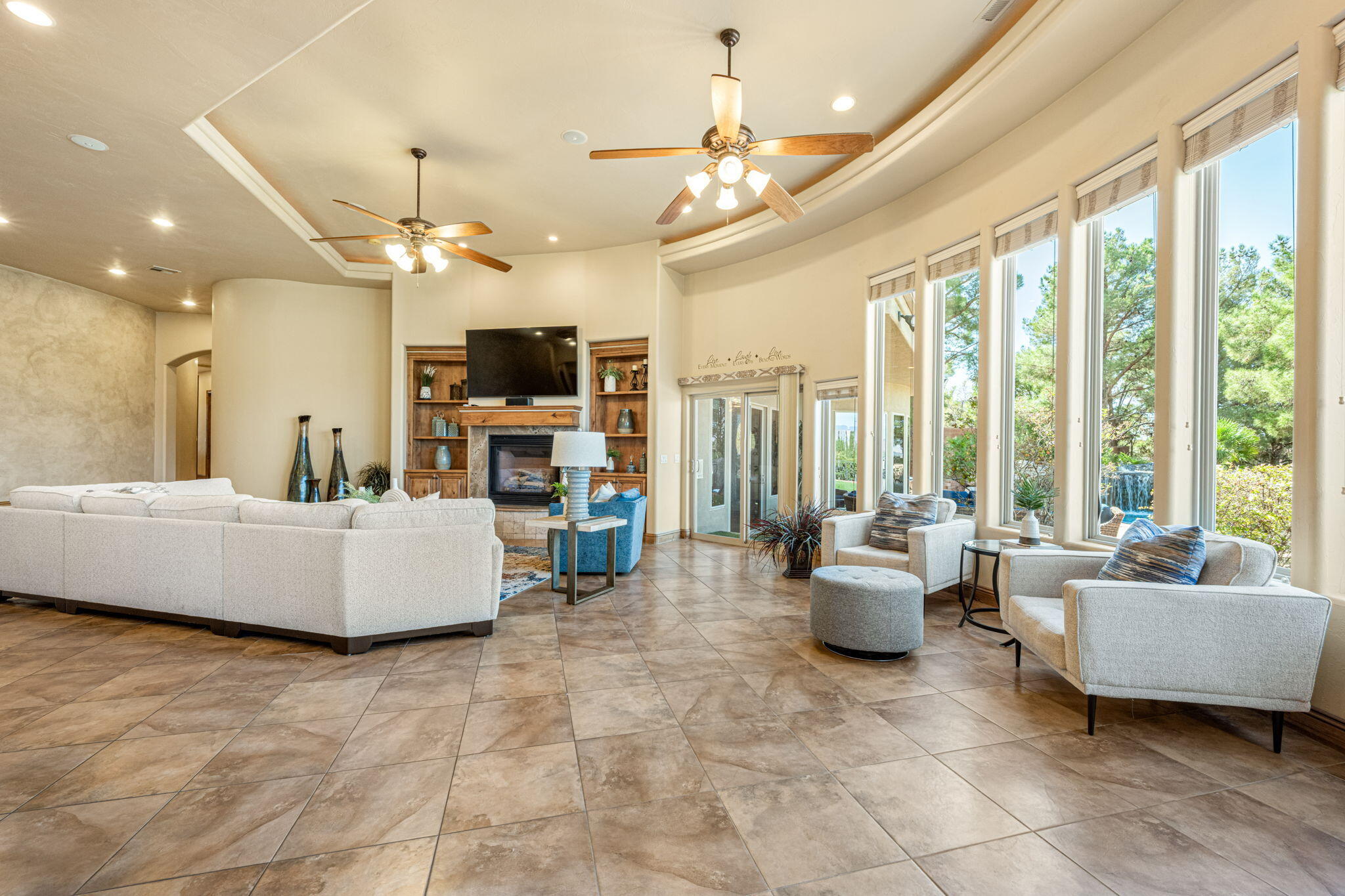 1536 Cliff Point Circle St. George, UT 84790 - Photo 12 of 63 Living room