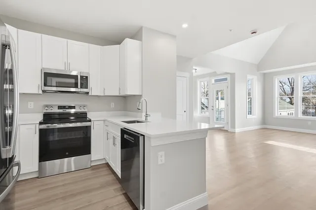 $379,000 | 8 Vine Street, Unit 5, Haverhill, MA 01830