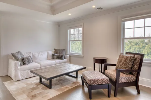 $175,000 | 134 Hills Station Road, Southampton, NY 11968