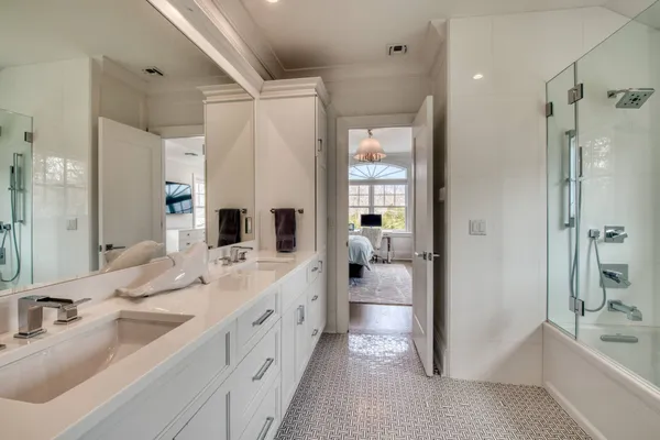 $175,000 | 134 Hills Station Road, Southampton, NY 11968