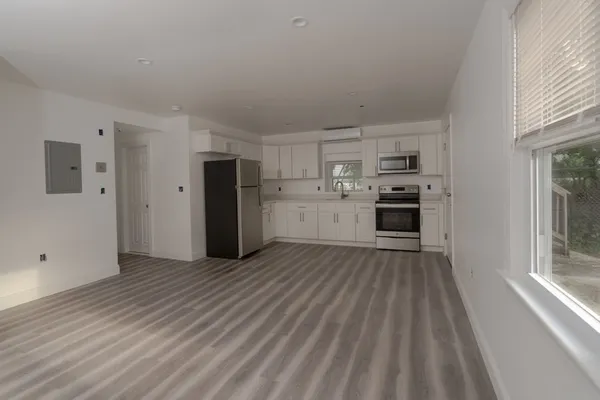 $2,000 | 11 Park Street, Unit 8, Haverhill, MA 01830