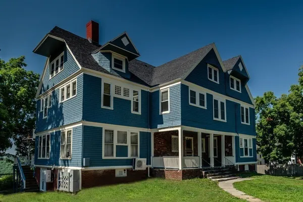 $2,000 | 11 Park Street, Unit 8, Haverhill, MA 01830