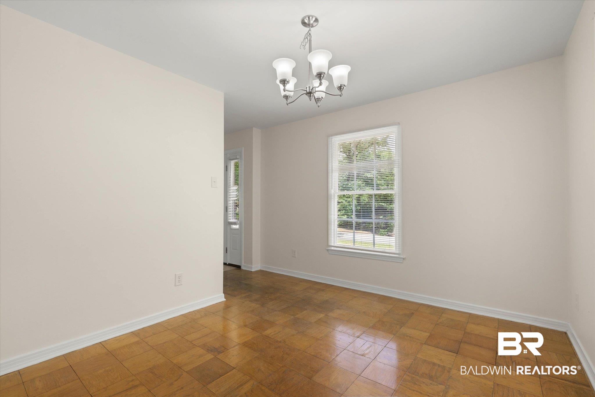 810 Nassau Drive Mobile, AL 36608 - Photo 5 of 31 Dining Room