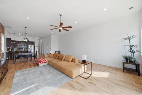 $435,000 | 3945 South Ellis Avenue, Unit 3N, Chicago, IL 60653