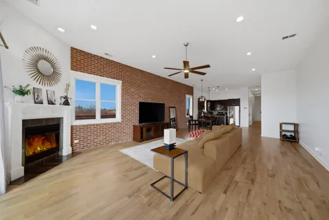 $435,000 | 3945 South Ellis Avenue, Unit 3N, Chicago, IL 60653