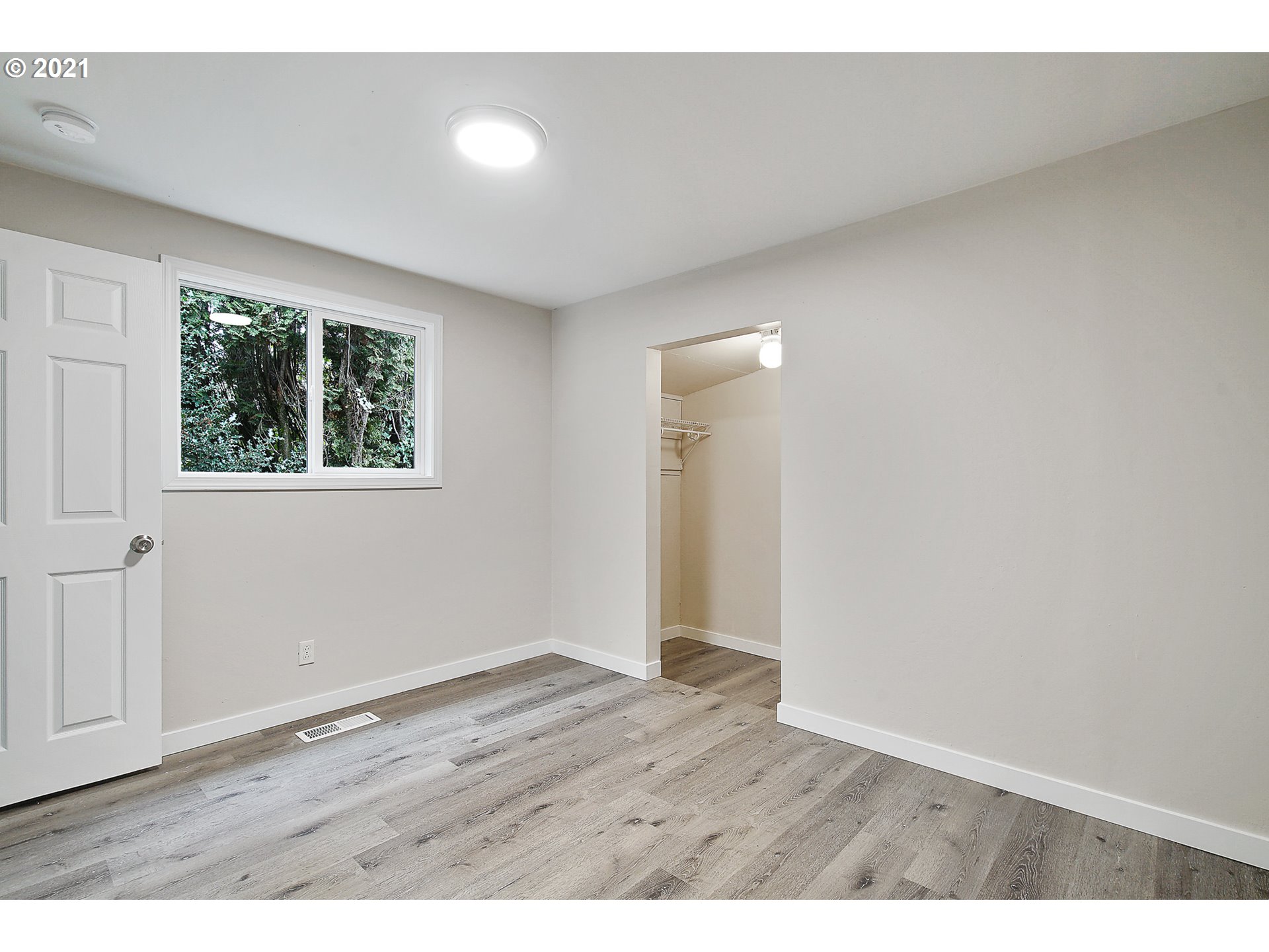 19319 Northeast Couch Street Portland, OR 97230 - Photo 12 of 25