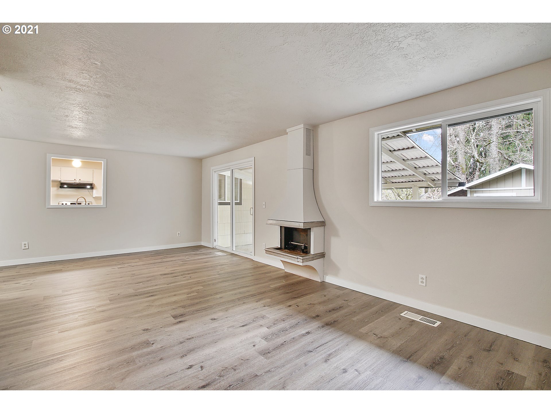 19319 Northeast Couch Street Portland, OR 97230 - Photo 6 of 25