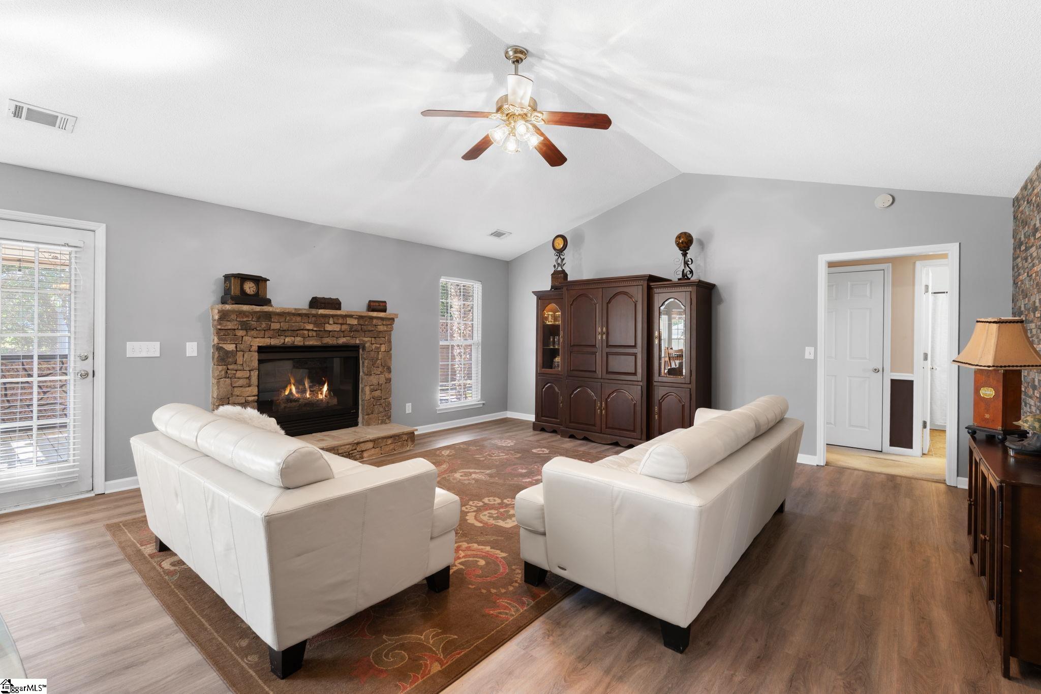 100 Oak Road Piedmont, SC 29673 - Photo 5 of 46