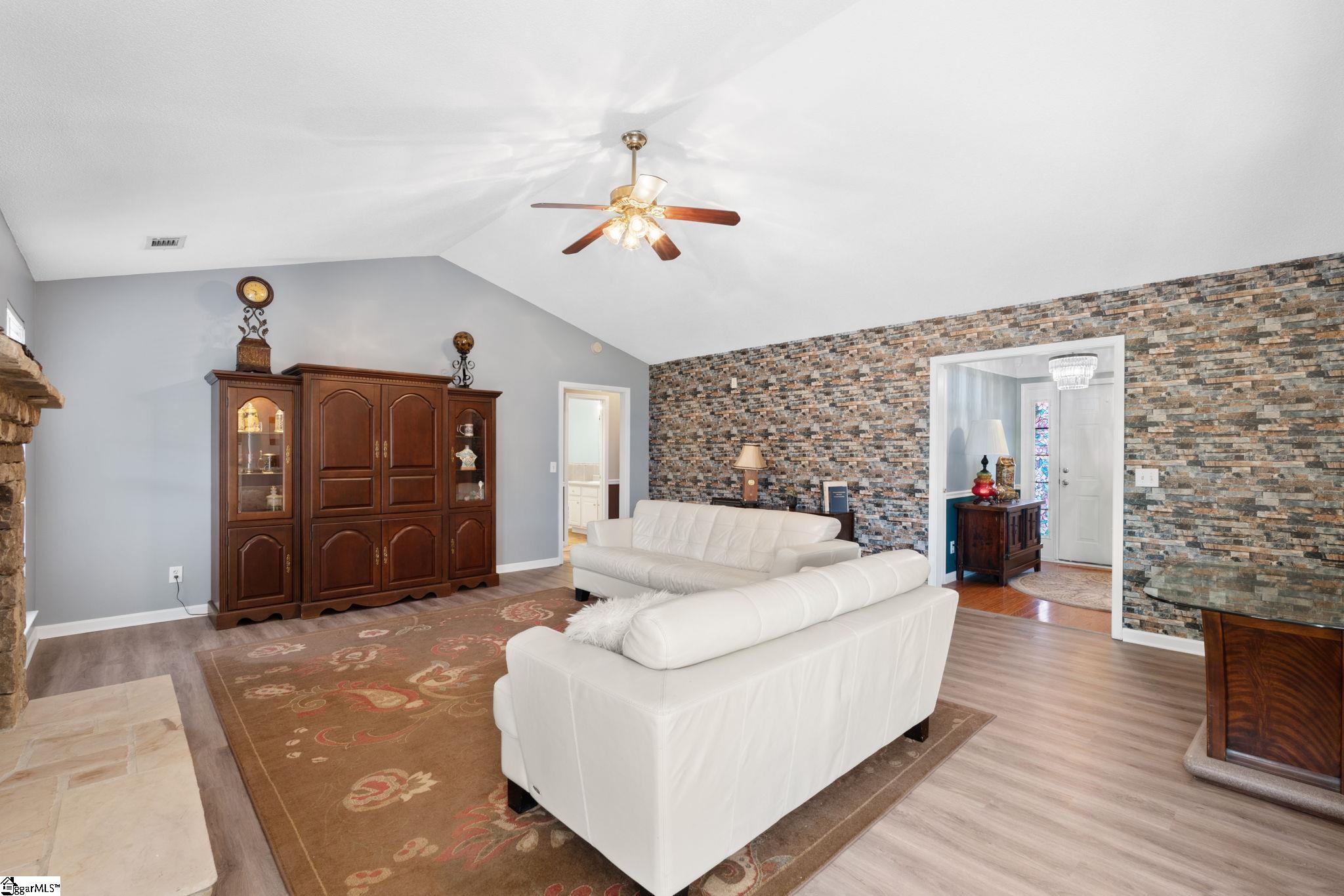 100 Oak Road Piedmont, SC 29673 - Photo 8 of 46