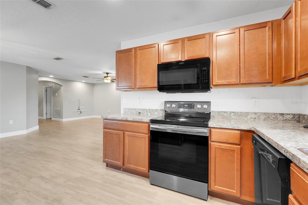 910 Aspen View Circle Groveland, FL 34736 - Photo 11 of 33